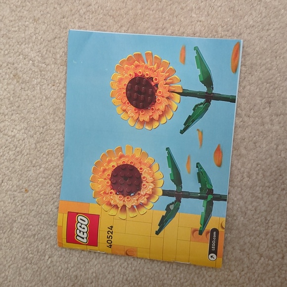 Lego Sunflowers & Roses Sets - Picture 5 of 11